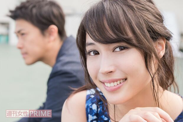 広瀬アリス（手前）　撮影／高梨俊浩