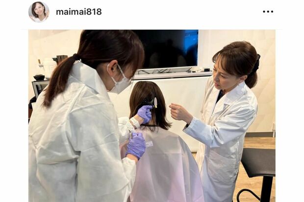 研究に励むいとうまい子(右端)(本人インスタグラムより)