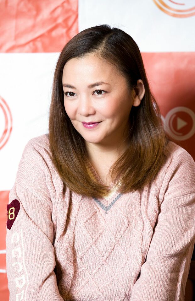 インタビューに答える華原朋美