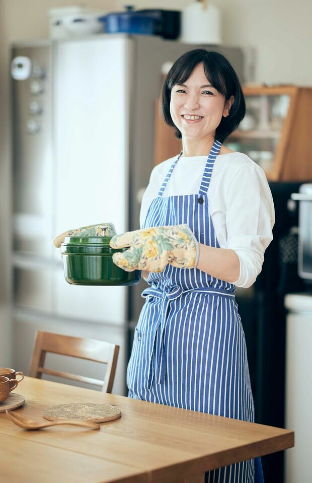 出来立てのスープを食卓に