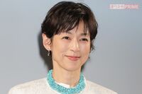 ドラマ『人事の人見』出演中の鈴木保奈美が愛用する、MEGUMIも勧める「プラス2・5度の腹巻き」の効能とお…