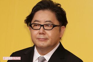 秋元康氏