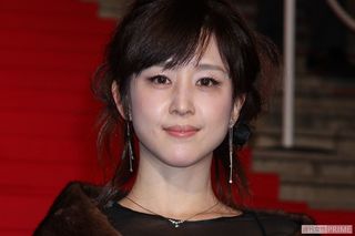 画像 写真 木村佳乃 娘とのキャンプは英語漬け バイリンガル教育に共感する 芸能人ママ友 ニュース概要 週刊女性prime
