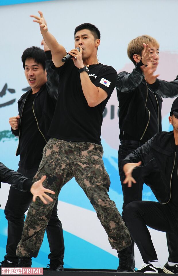 『地上軍フェスティバル』のユンホ