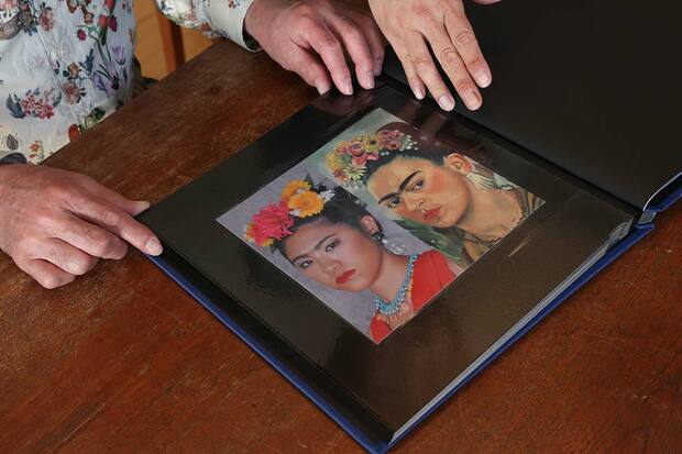 長女作：長女・つかささんは週末になると実家で自らをモチーフにアートを作成（撮影／吉岡竜紀）