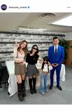 『突然ですが占ってもいいですか』に出演した木下優樹菜と長女、次女(番組公式インスタグラムより)