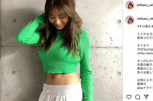 見事なくびれを披露する新山千春（本人のインスタグラムより）