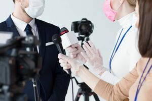 今のテレビ情報番組は高齢者からの視聴率獲得に目が行きすぎてはいないか（写真はイメージです）