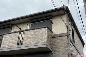 園田容疑者宅のベランダにあった洗濯物は取り込まれていた