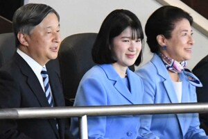 3月8日、東京ドームにWBCの観戦に訪れた天皇ご一家(撮影/JMPA)