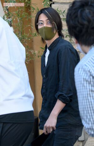 直撃には明言を避けたが、記者に頭を下げるなど紳士的な対応だった山下智久（2021年）