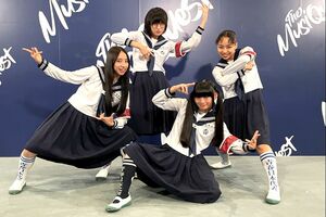 『オトナブルー』が大バズり中の新しい学校のリーダーズ(公式Xより)