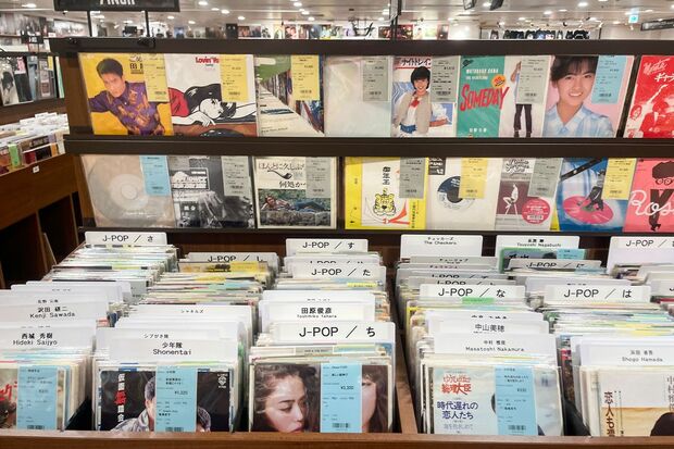 懐かしのレコードなどが並ぶタワーレコード渋谷店(タワーレコード公式HPより)