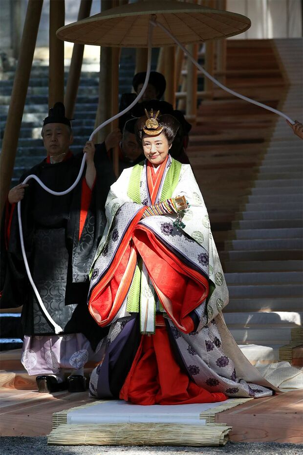 11月23日、即位礼などが終了したことを奉告するため、皇室の祖先『天照大神』をまつる伊勢神宮内宮をご参拝