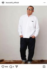 TKO木下隆行がディレクターを務めるファッションブランドの投稿。謝罪動画のときに着ていたシャツと同じものだと見られる