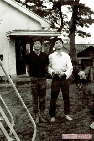 東京・小岩のアパートで椎名さん（左）と木村さんは同居していた