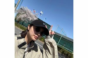 埼玉西武ライオンズの2軍戦観戦のため、ヤクルト戸田球場を訪れた新川優愛（本人Xより）