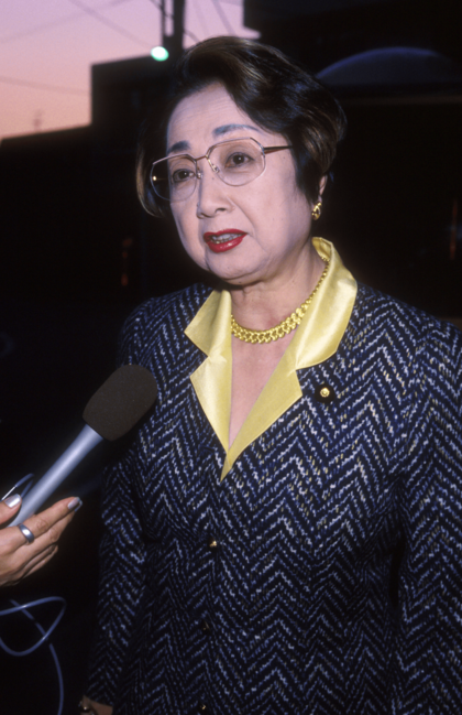 取材に応じる扇千景さん