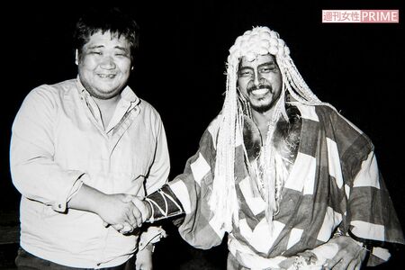 今は亡き盟友・中上健次さん(左)ともゴールデン街が縁。中上唯一の戯曲を書き下ろしてもらった