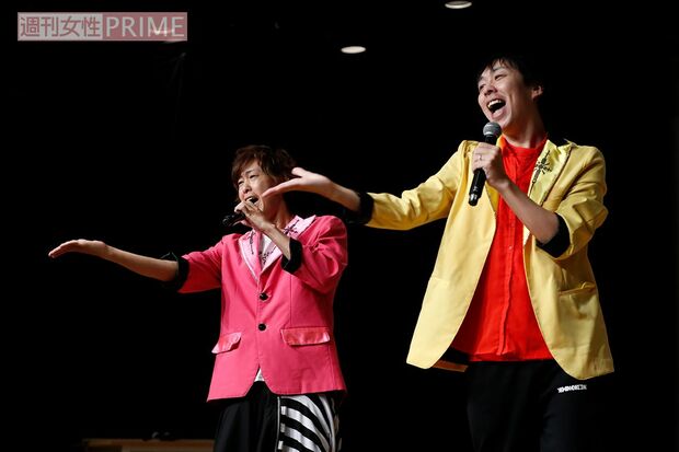 ライブで歌うジャガーズ　撮影／齋藤周造