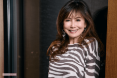 歌手・中村あゆみ『翼の折れたエンジェル』の絶頂期を振り返る「あのときもっと謙虚だったら」自由奔放な還暦人生の“これから”