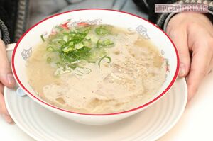 ラーメン（750円）香ばしくてとろみのある“超濃厚スープ”がやみつきに