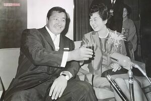 力道山の婚約時記者会見の様子