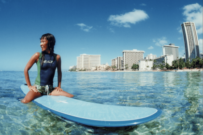 映画の収録中にサーフィンで日焼けして「つながらないだろう」と、勝新太郎さんに怒られたことも