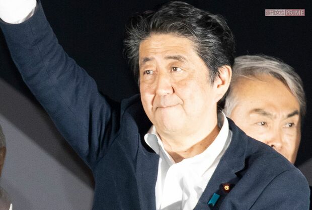 参院選で信任を得たとして消費増税を進めてきた安倍首相。さすがに再延期はない！?