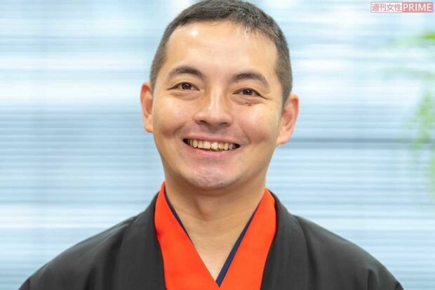 かつて末高斗夢の名で芸人として活躍し、'11年に落語家に転身した錦笑亭満堂