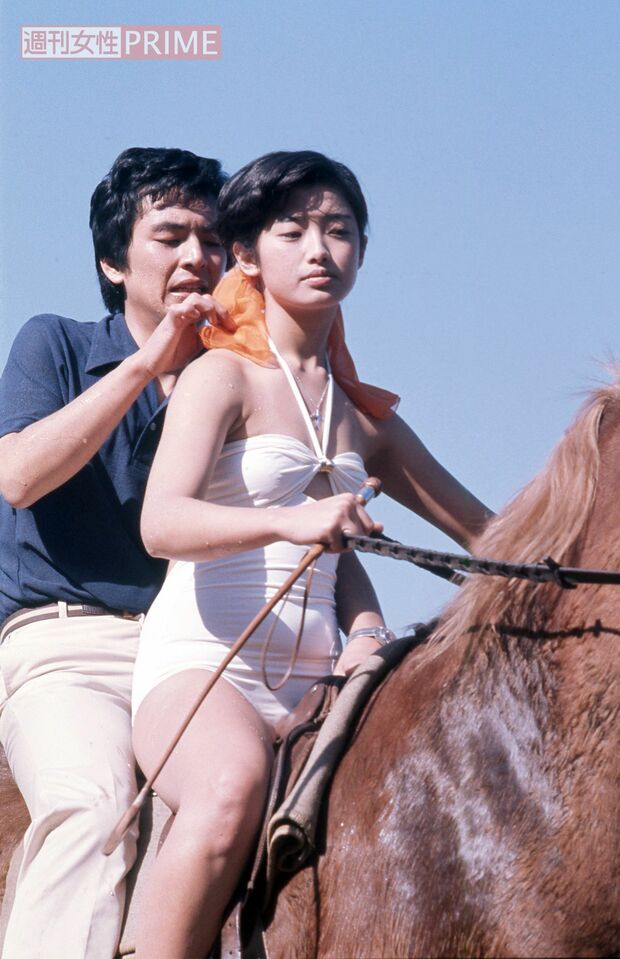 1976年の映画「エデンの海」撮影に臨む山口百恵