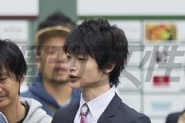 玉森裕太、初主演映画ロケで見せたイケメンすぎるスーツ姿