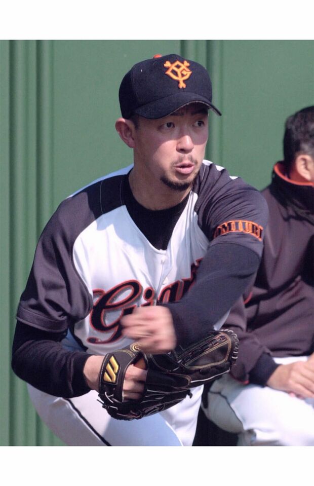 巨人の星になれず“万引き転売ヤー”に堕ちた小野仁容疑者（写真は2002年、巨人の宮崎キャンプで、写真は共同通信）