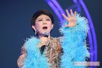 美川憲一が76歳を目前に語った宿命の背負い方、2人の母親の存在と「恨まない」信念