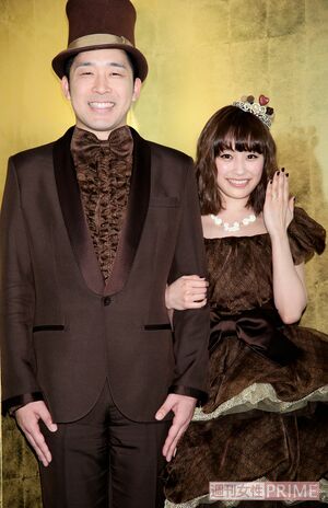 結婚発表会見のあべこうじ＆高橋愛