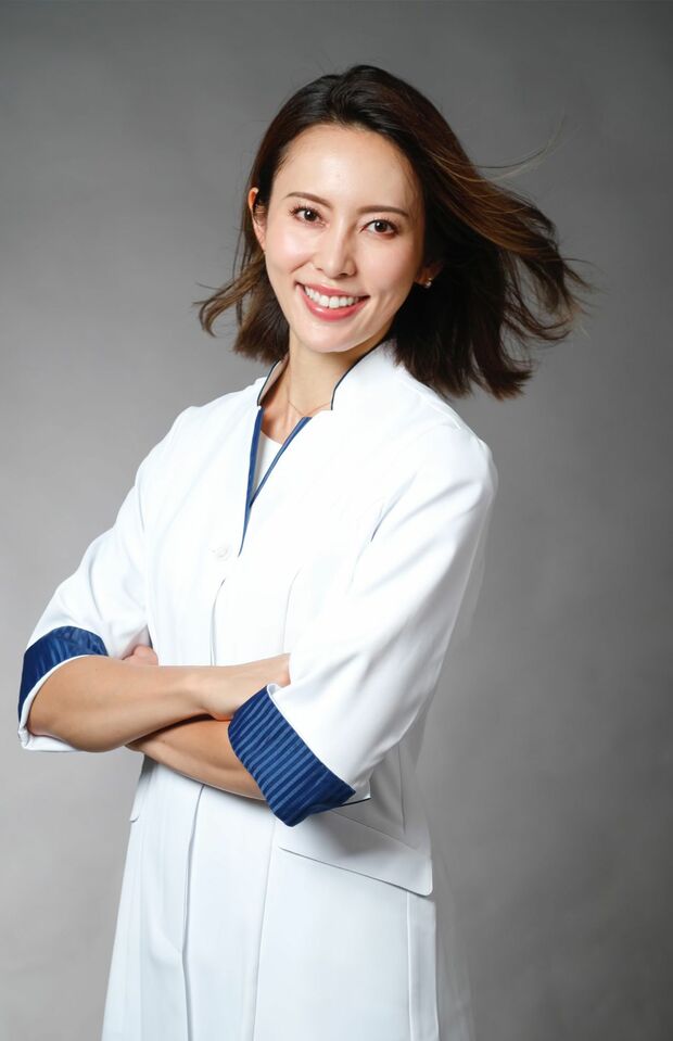 櫻井夏子先生●整形外科医、美容外科医。婦人科形成や小顔治療を得意とし、多くの女性の悩みに向き合う。Instagramではフェムケアやアンチエイジングに関する情報を発信中。
