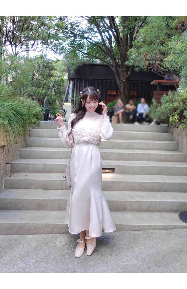 炎上した『=LOVE(イコールラブ)』大谷映美里の結婚式コーデ(本人Xより)
