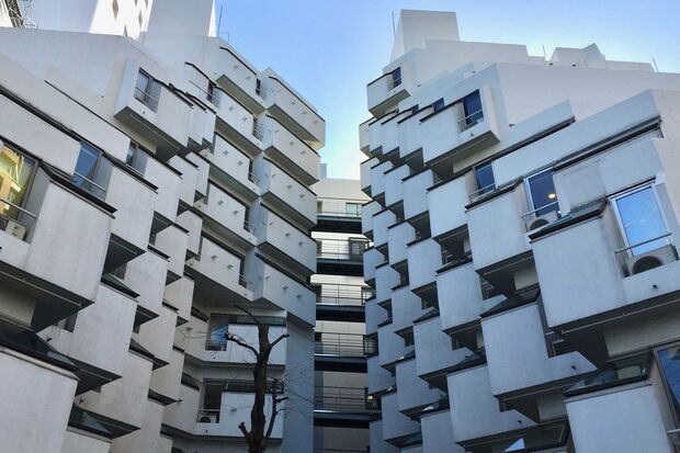 1974年竣工の『ビラ・モデルナ』。互い違いに設置されたバルコニーが印象的。まるで芸術作品のような建物（hacoさん提供）