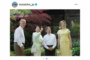 ベルギー訪問中の両陛下。雅子さまのシャツが繭の収穫の際に着用されたものの色違いのよう