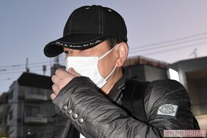 直撃取材を受ける宮迫博之