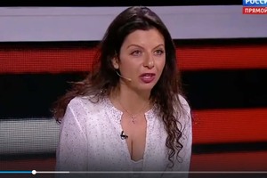 ニュース討論番組に出演するマルガリータ・シモニャン氏（RUTUBEより）