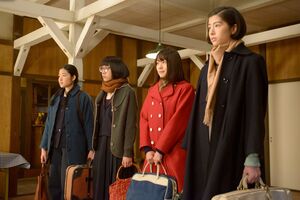 集団就職でいろいろな地方から『乙女寮』に集まった“金の卵”たち。ぶつかり合い、さまざまな経験をしながら絆を深めていく (c)NHK