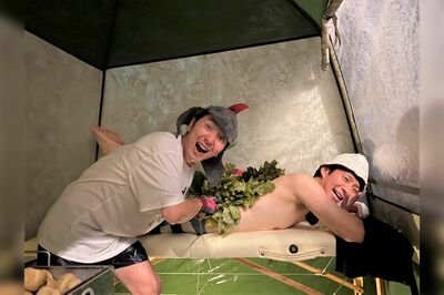 活動自粛前には渡部をサウナ接待する写真を投稿（マグ万平のTwitterより）