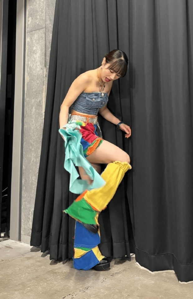 石田亜佑美のブログより、パンツがSHEINのアレンジと言われている