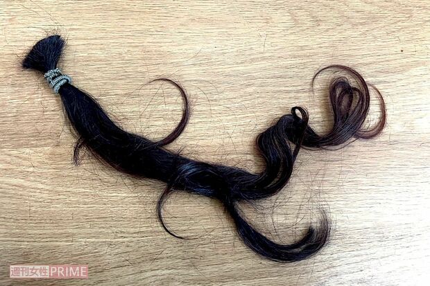 髪は今でも保管され、きれいなウエーブが残る