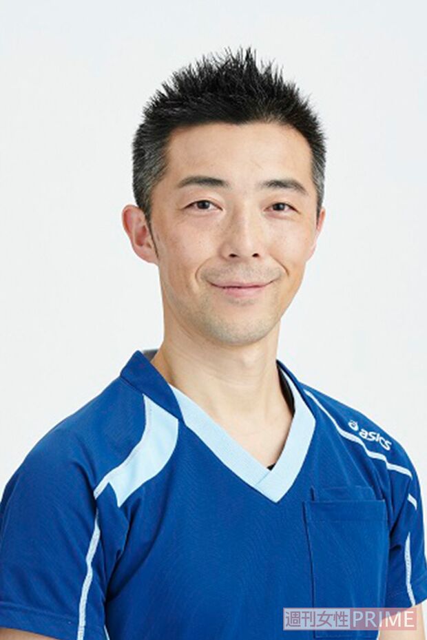 乾亮介さん 理学療法士、ピラティスインストラクター。整形外科疾患、脳血管疾患、呼吸器疾患、心疾患など2000人以上の患者のリハビリに携わる。予防医学サロン＆ピラティススタジオ「リハティスプラス」を開設。著書の『うつぶせ1分で健康になる』（ダイヤモンド社）では、うつぶせでできる応用エクササイズも紹介。