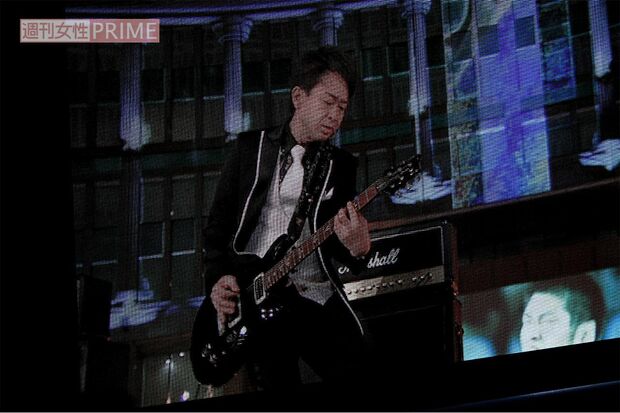 2016年のNHK紅白で、都庁前から中継で歌ったTOKIOの5人