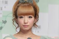 辻希美、自身のYouTubeチャンネル『辻ちゃんネル』で寝起き“すっぴん”披露に「自信がおありのようで…」…