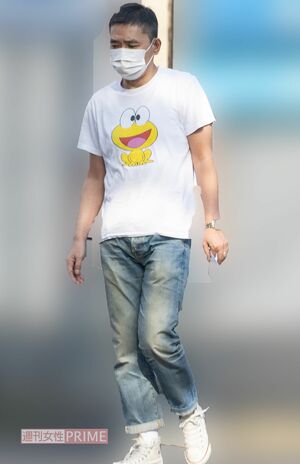 6月19日の早朝、参院選の投票に向かう太田光（2022年）