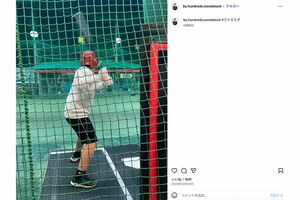 次期衆院選で参政党から出馬する前田智徳氏。バッティングも披露している（公式インスタグラムより）